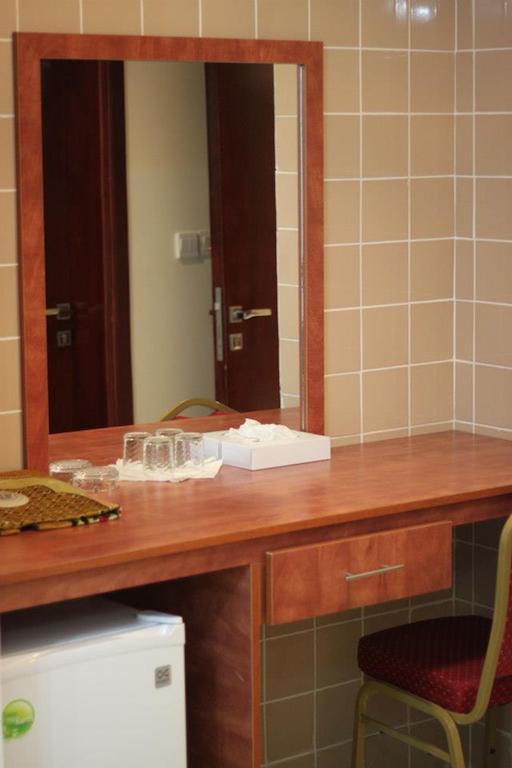 Africana Hotel Dubai Ngoại thất bức ảnh